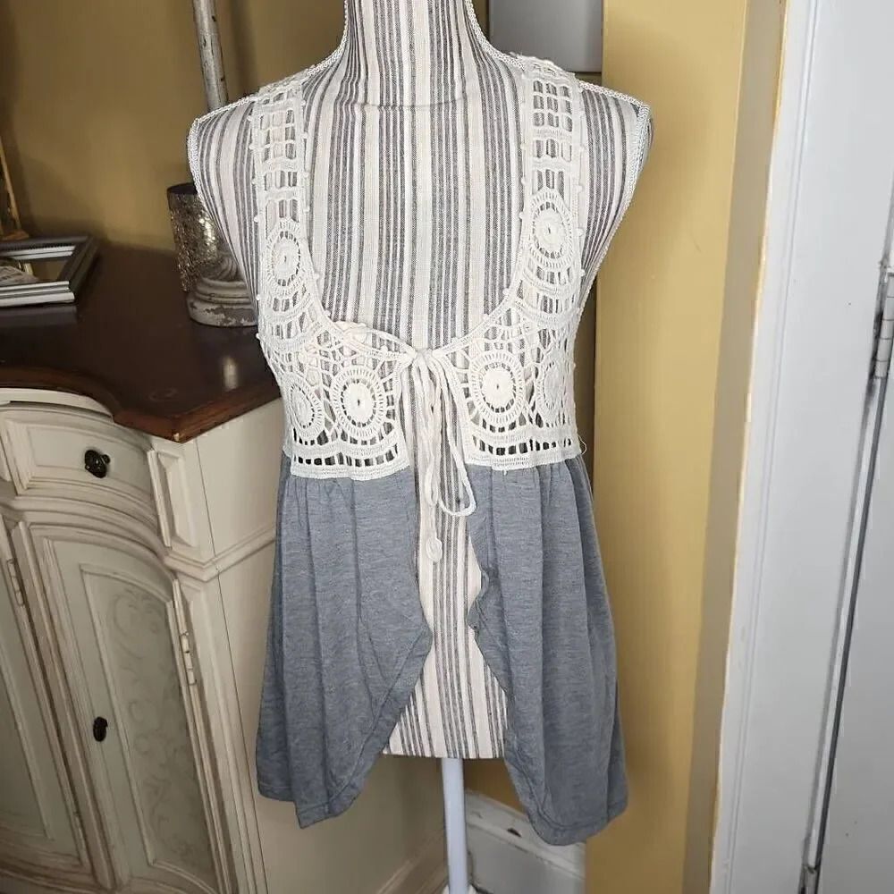 Love by design Bohemian crochet gray and cream vest size L